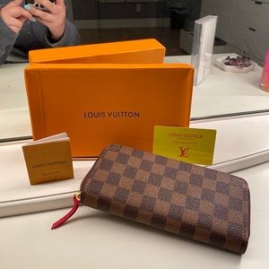 Louis Vuitton Zippy Wallet